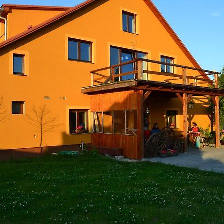 Hotel Penzion Eqilon Mělník Zewnętrze zdjęcie