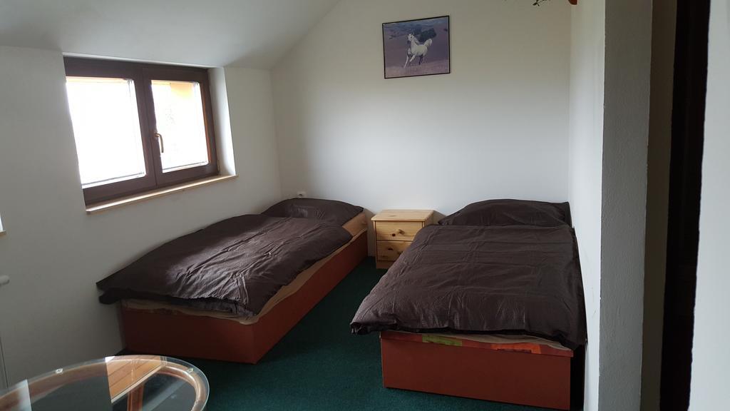 Hotel Penzion Eqilon Mělník Zewnętrze zdjęcie