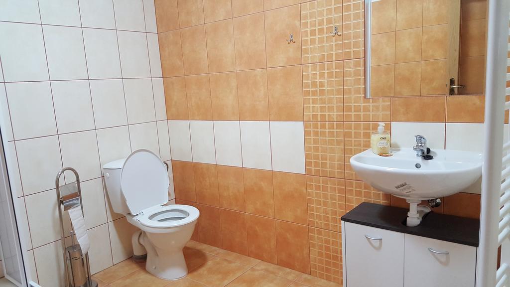 Hotel Penzion Eqilon Mělník Zewnętrze zdjęcie
