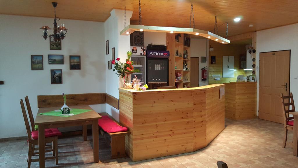Hotel Penzion Eqilon Mělník Zewnętrze zdjęcie