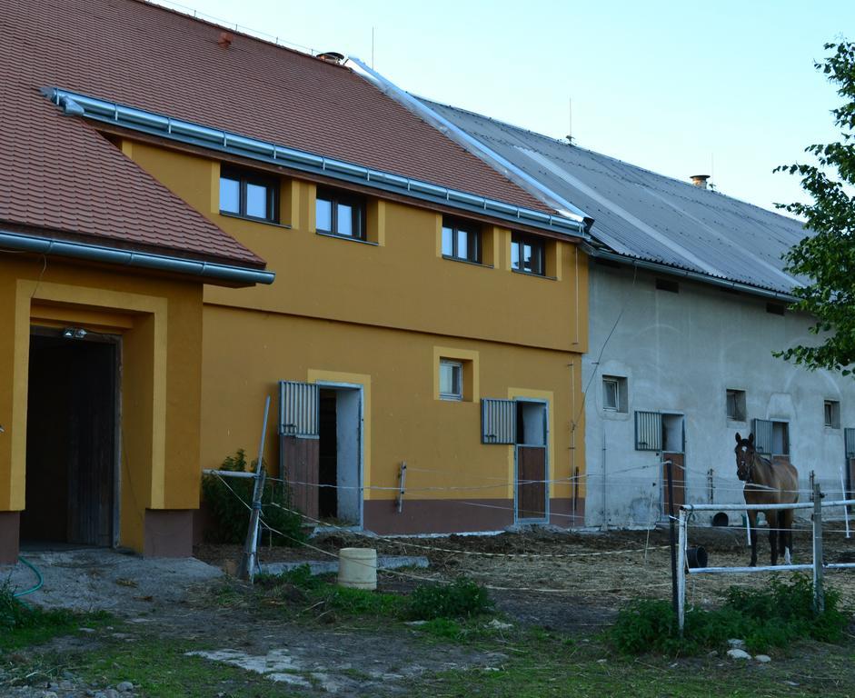 Hotel Penzion Eqilon Mělník Zewnętrze zdjęcie
