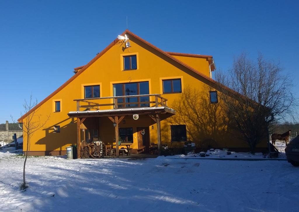 Hotel Penzion Eqilon Mělník Zewnętrze zdjęcie